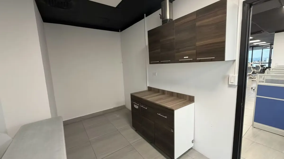 Oficina Amoblada en Torre Banco General  -  Calle 50 | Ubicación Premium