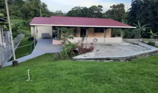 Negotiable Investment Opportunity: Titled Property with 2 Houses on the Same Lot in Arraiján