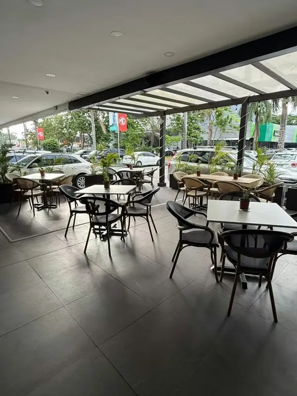 Local para Restaurante en Costa del Este con Terraza