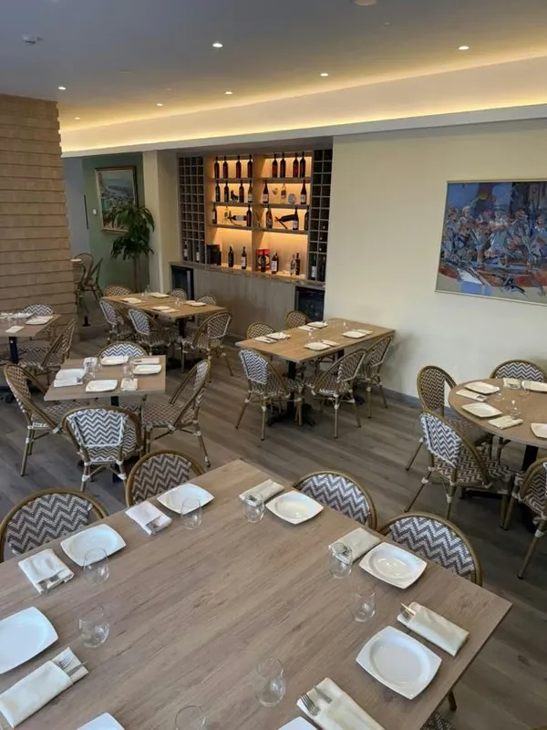 Local para Restaurante en Costa del Este con Terraza