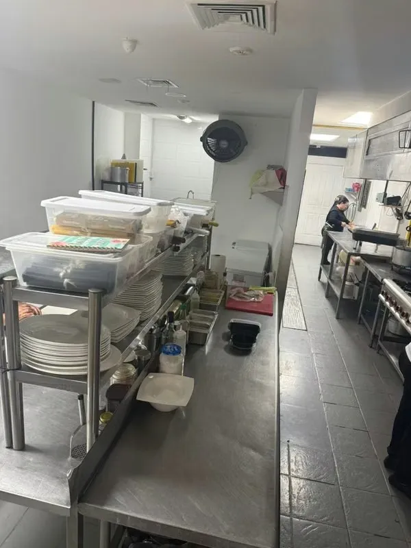 Local para Restaurante en Costa del Este con Terraza