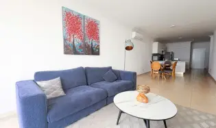 READY TO MOVE IN! SPACIOUS FURNISHED APARTMENT