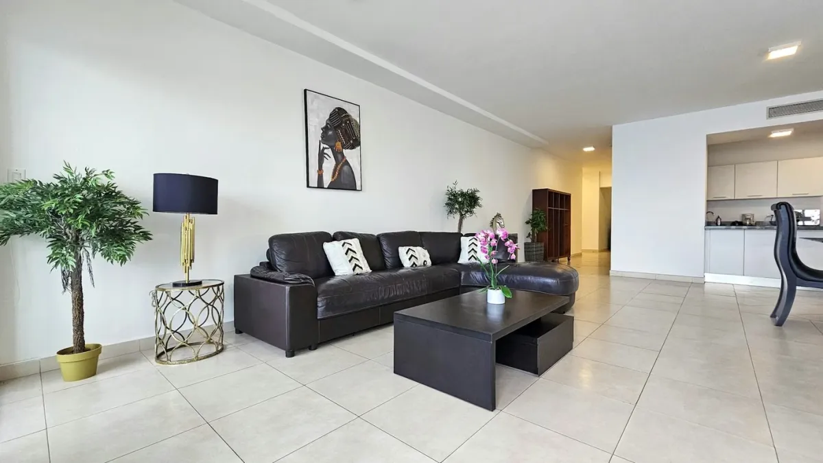 Exclusivo Apartamento Amoblado en Avenida Balboa | 3 Recámaras | 256 m²