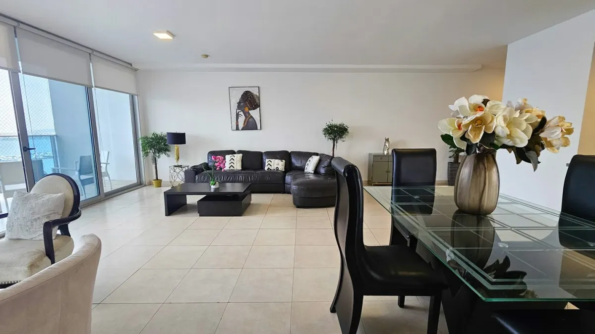 Exclusivo Apartamento Amoblado en Avenida Balboa | 3 Recámaras | 256 m²