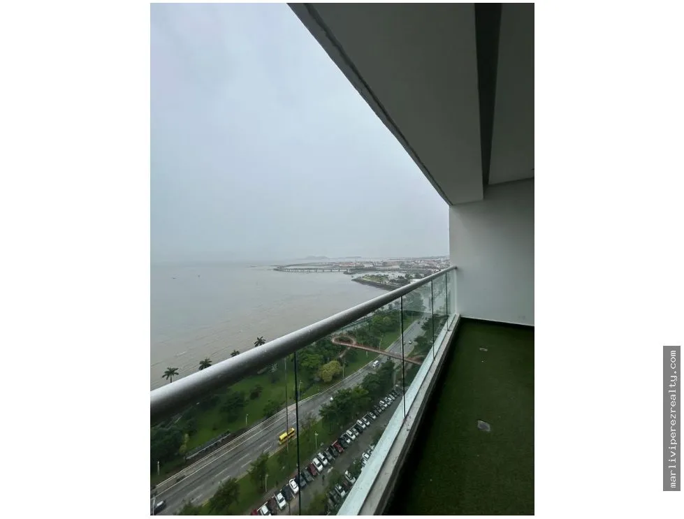 Apartment for Sale on Avenida Balboa