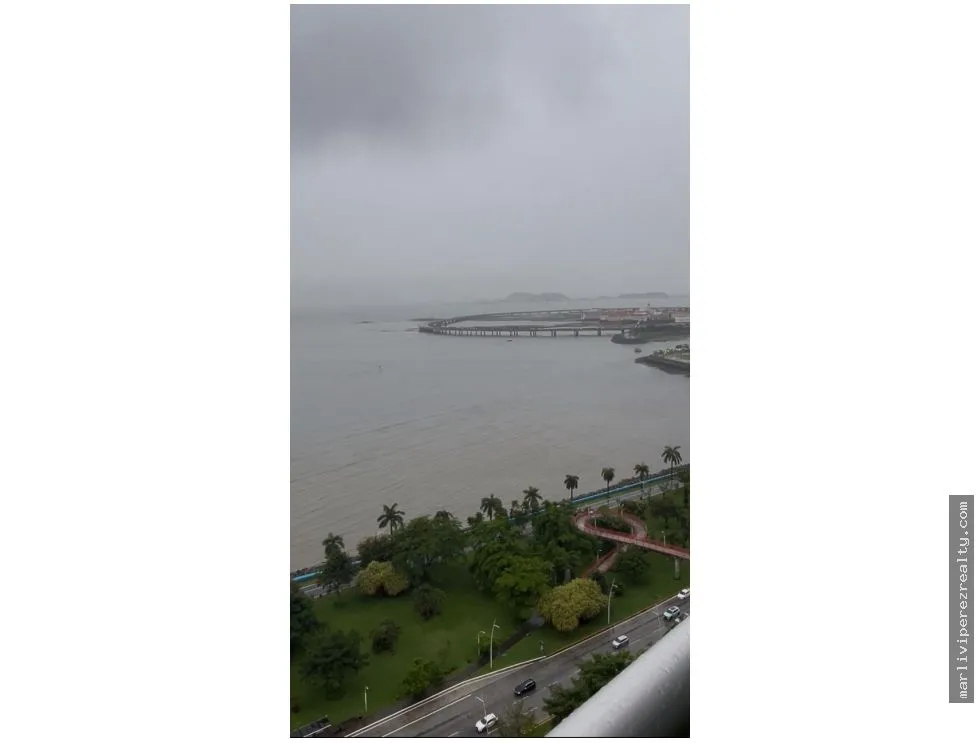 Apartment for Sale on Avenida Balboa