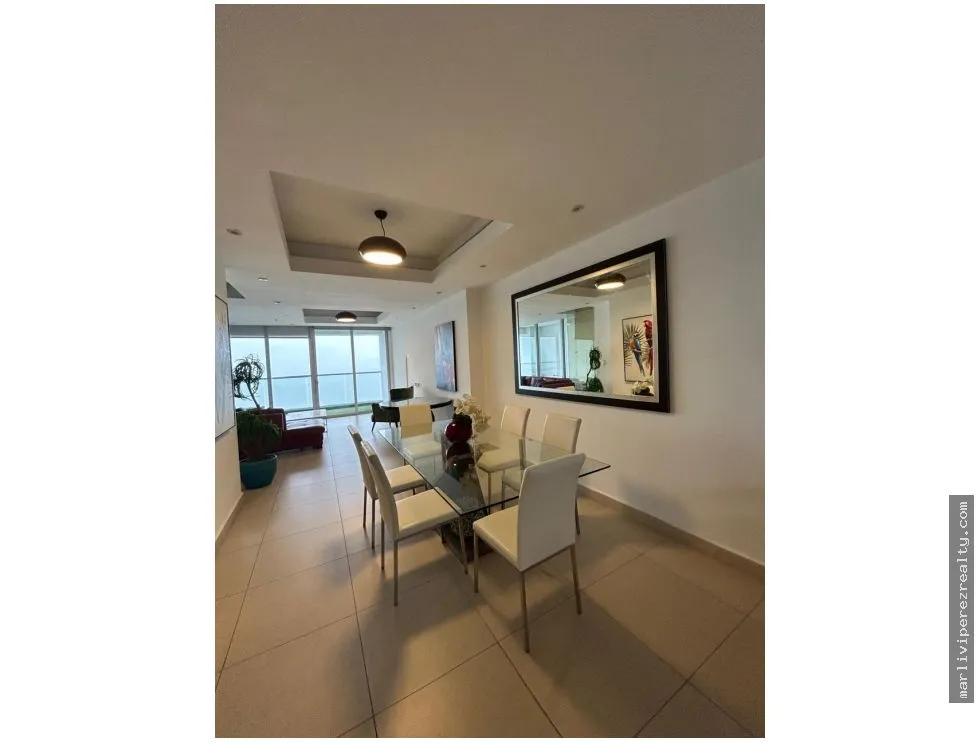 Apartment for Sale on Avenida Balboa