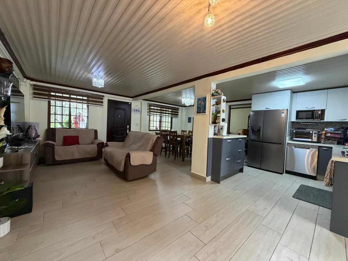 Se vende Casa en Altos de Cerro Azul