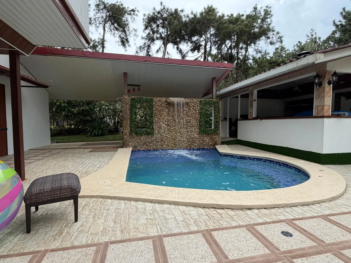 Se vende Casa en Altos de Cerro Azul