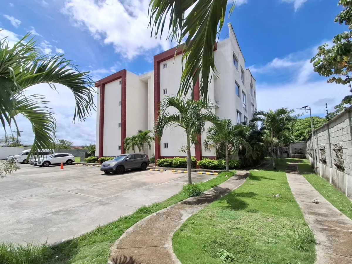 Land for sale with preliminary project Las Acacias