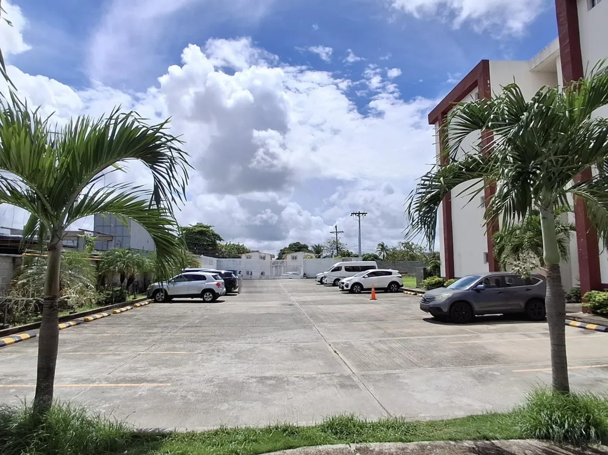 Land for sale with preliminary project Las Acacias