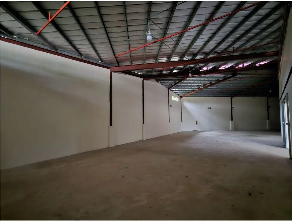Warehouse for Rent at the Entrance of Chitré, Herrera. MB