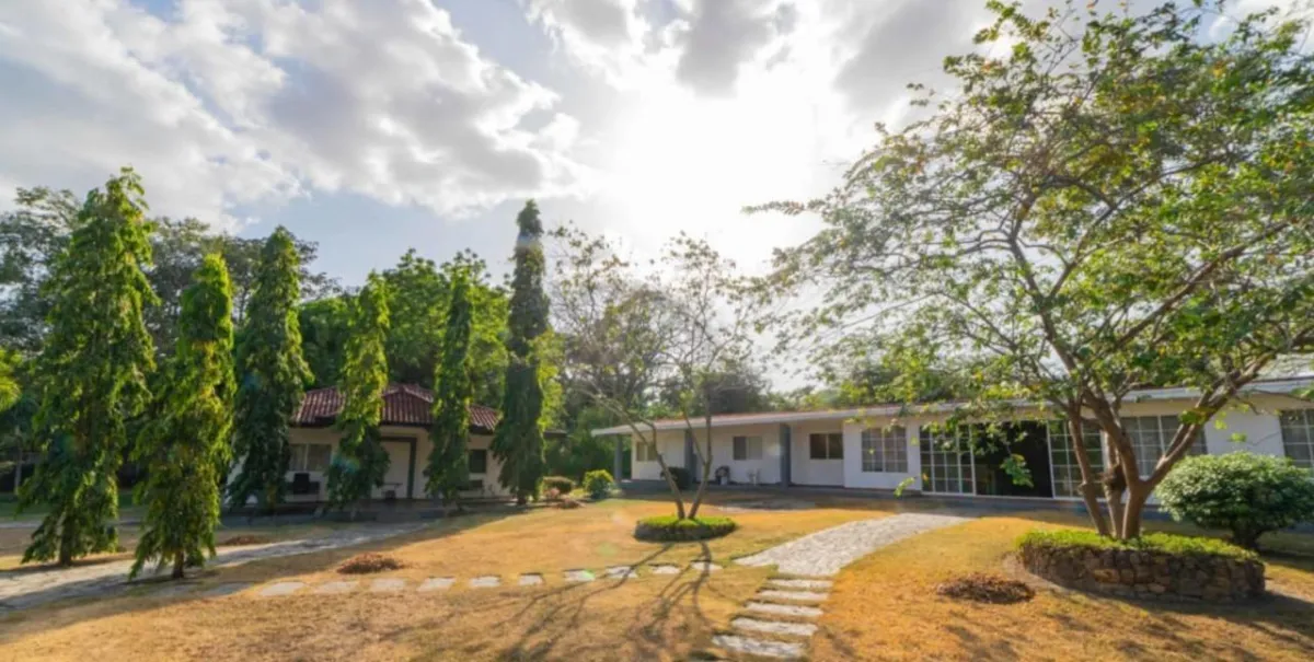 SPECTACULAR COUNTRY HOUSES IN CHAME CORONADO.