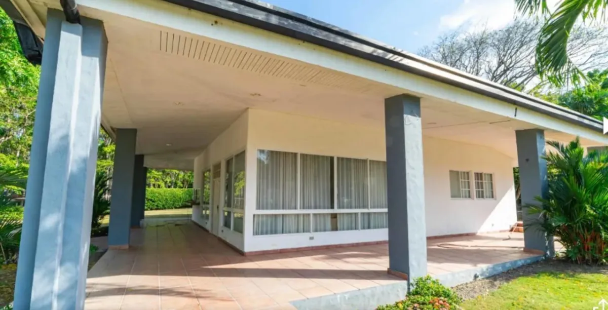 SPECTACULAR COUNTRY HOUSES IN CHAME CORONADO.