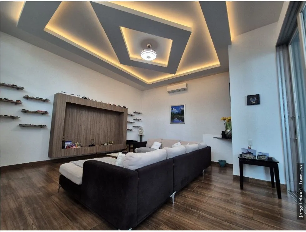 House for Sale Altos del Golf
