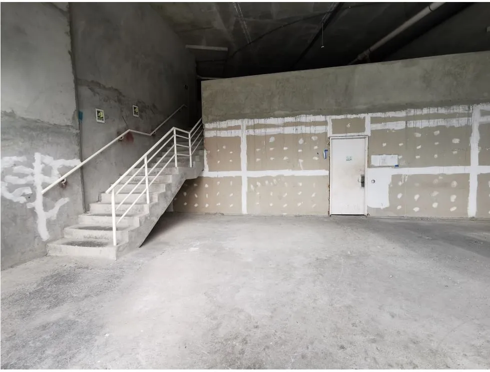 Venta/Alquiler de locales de 2 niveles en SKy Point, Tumba Muerto. LM