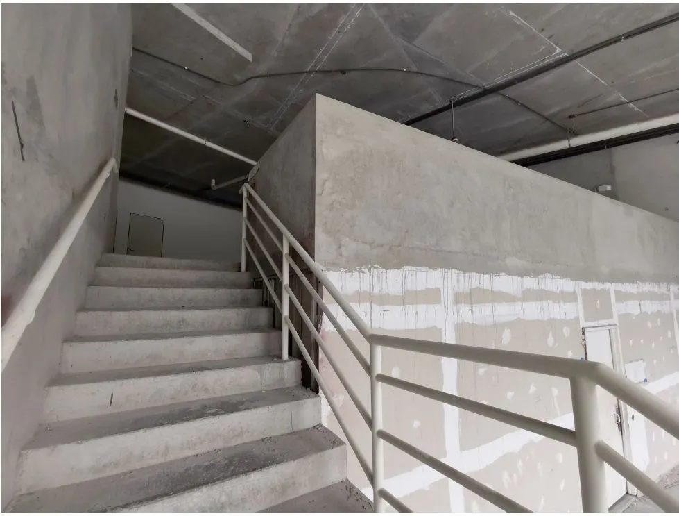 Venta/Alquiler de locales de 2 niveles en SKy Point, Tumba Muerto. LM