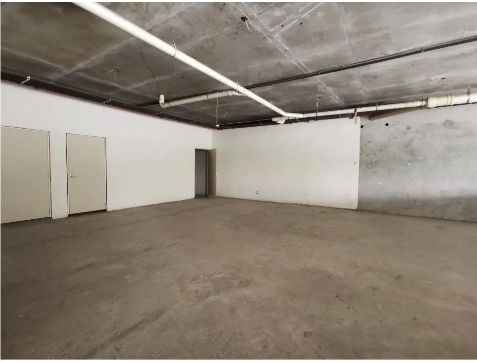 Venta/Alquiler de locales de 2 niveles en SKy Point, Tumba Muerto. LM