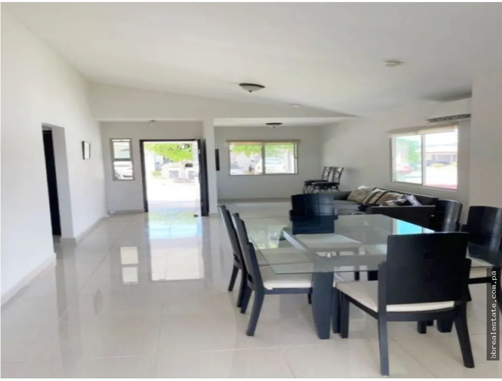 Maison unifamiliale à Chorrera à louer