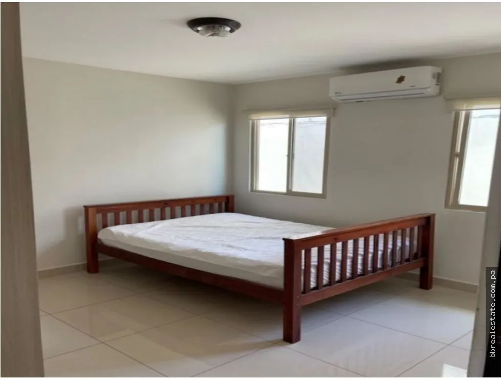 Maison unifamiliale à Chorrera à louer