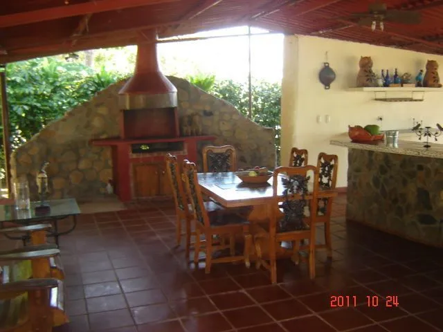 Single Family House for sale in Anton