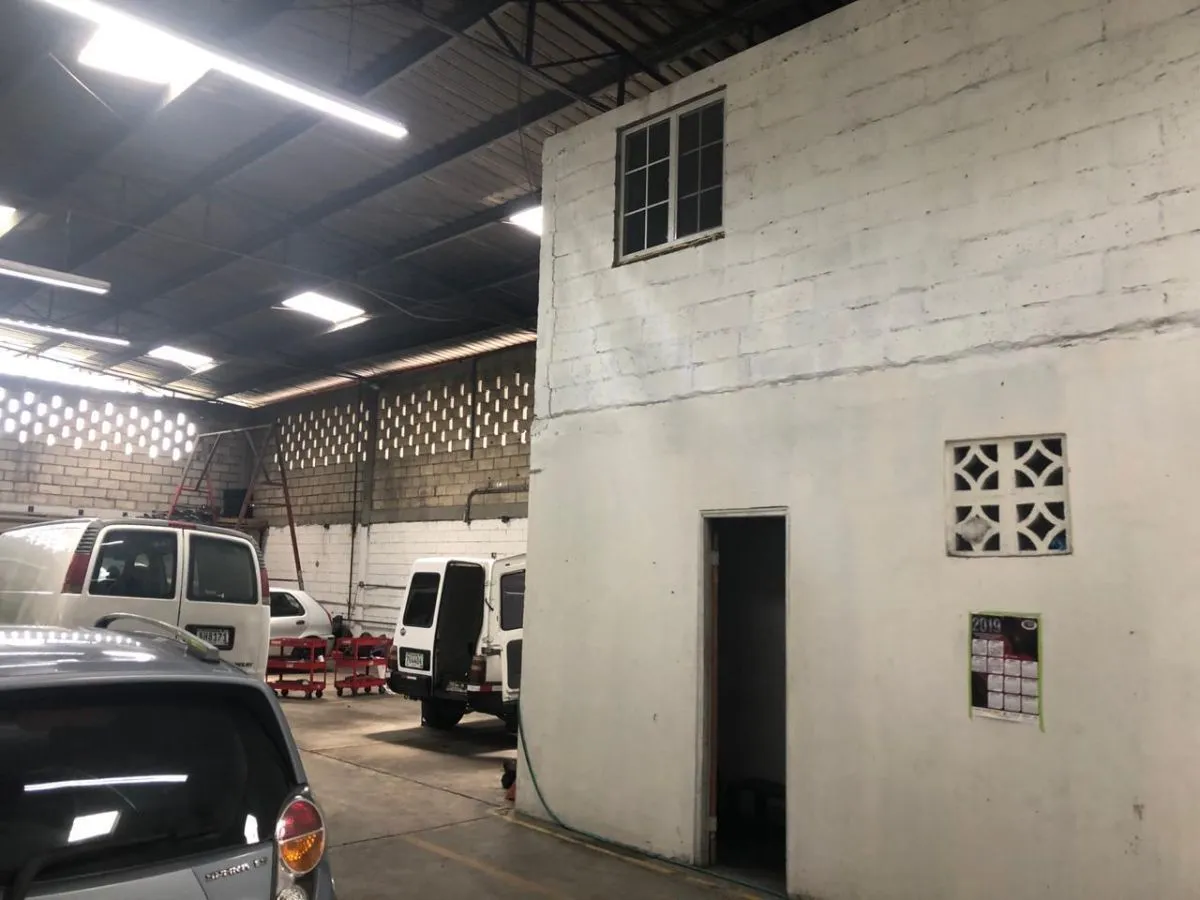 Warehouse for sale in Parque Lefevre