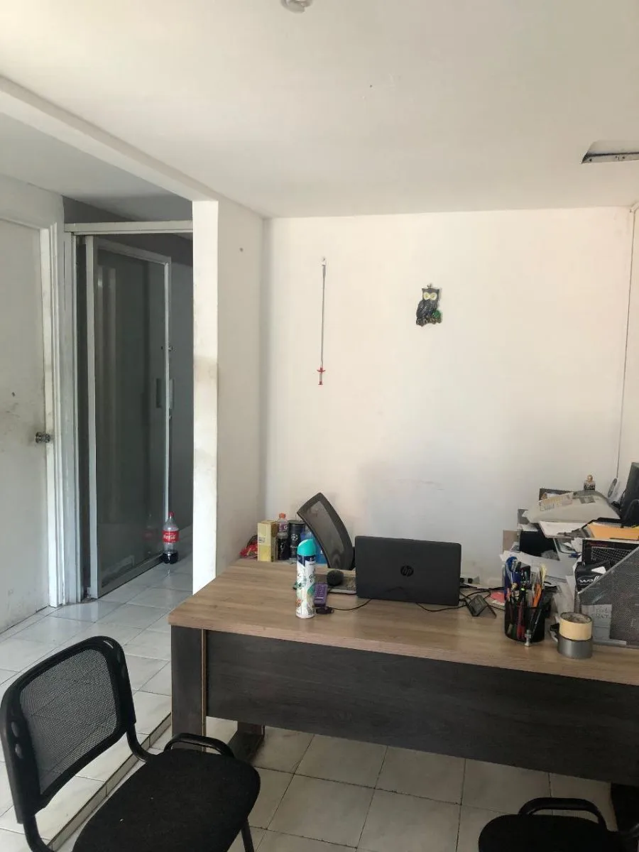 Warehouse for sale in Parque Lefevre