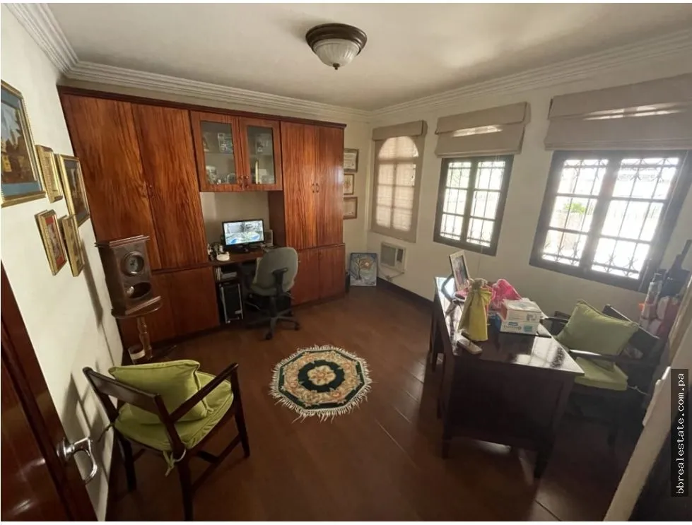 House for Sale in La Alameda