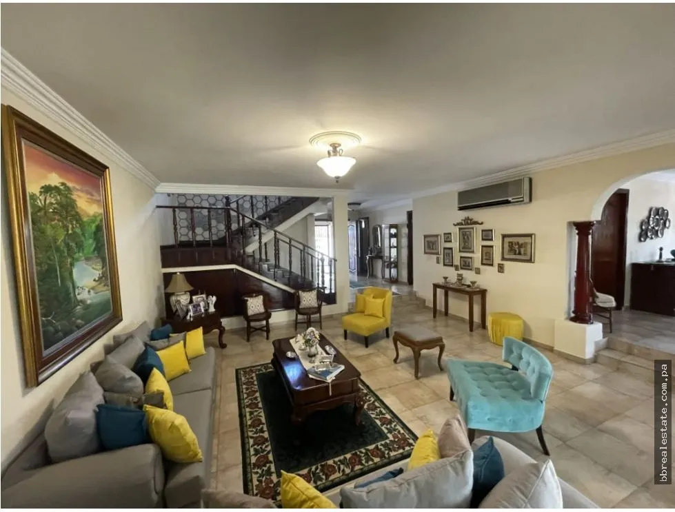 House for Sale in La Alameda