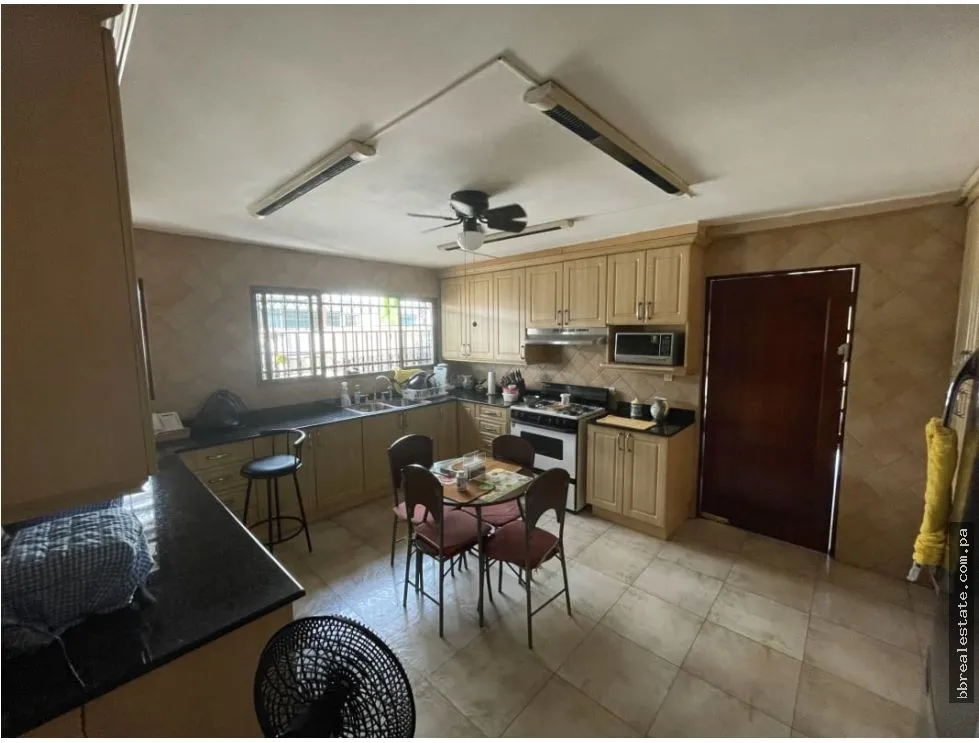 House for Sale in La Alameda