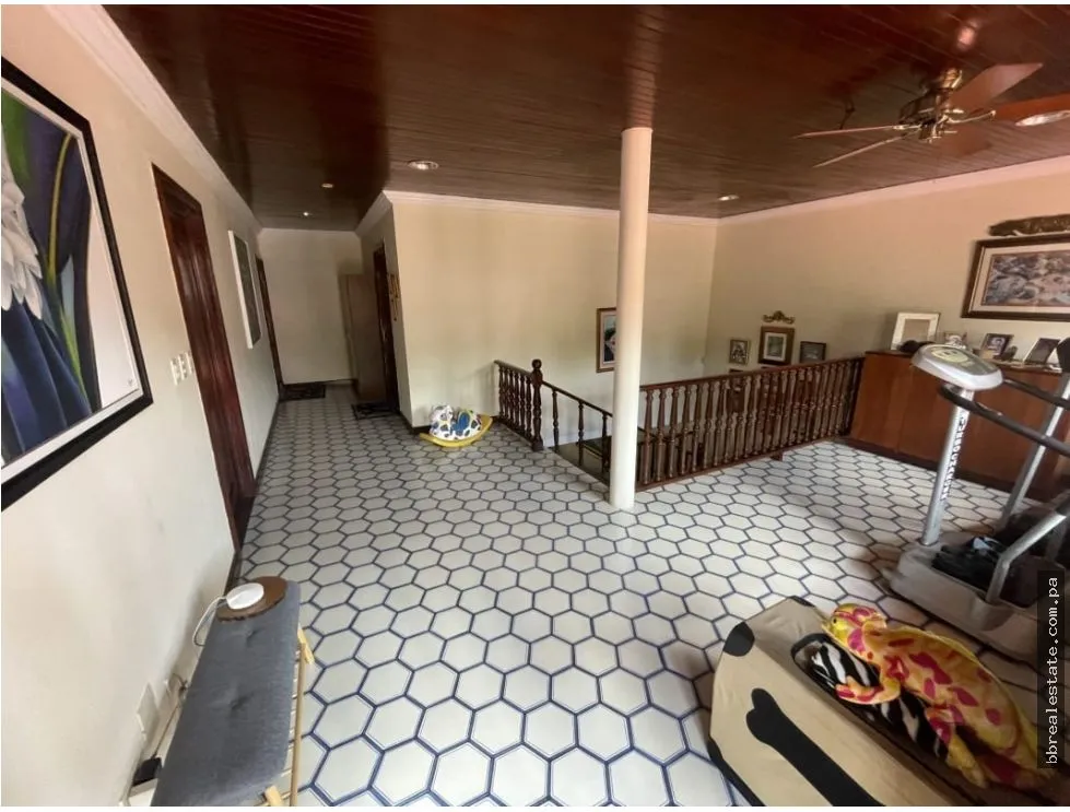 House for Sale in La Alameda