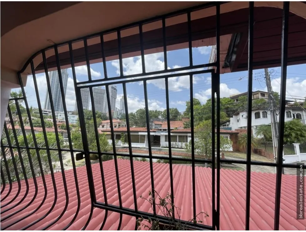 House for Sale in La Alameda