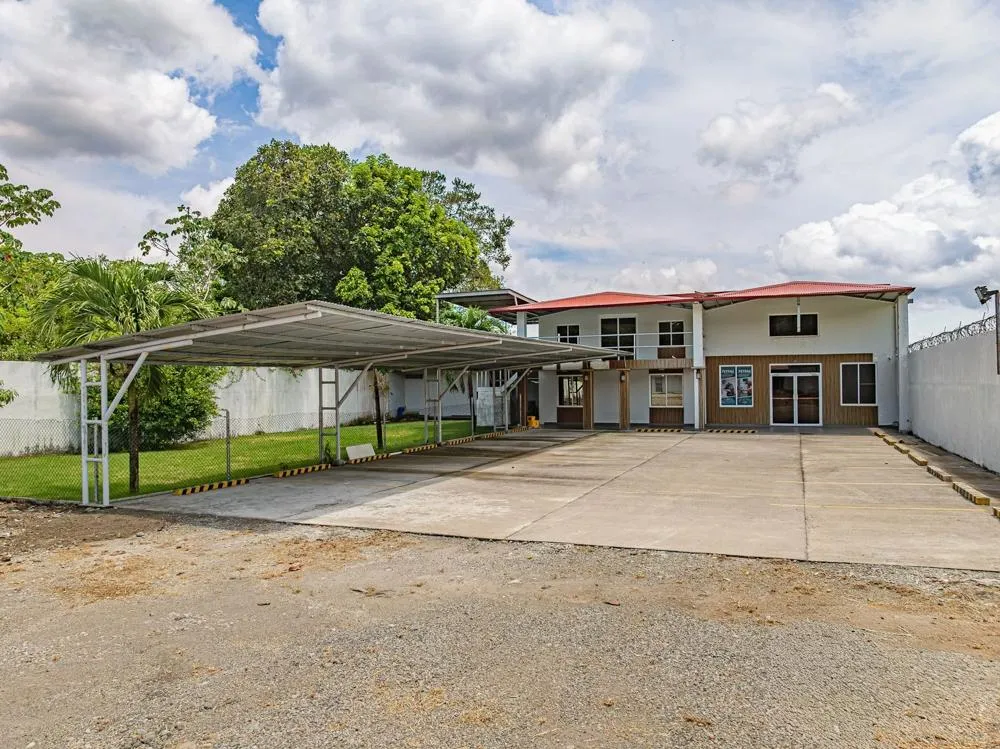 Propiedad comercial de uso mixto en San Pablo Viejo