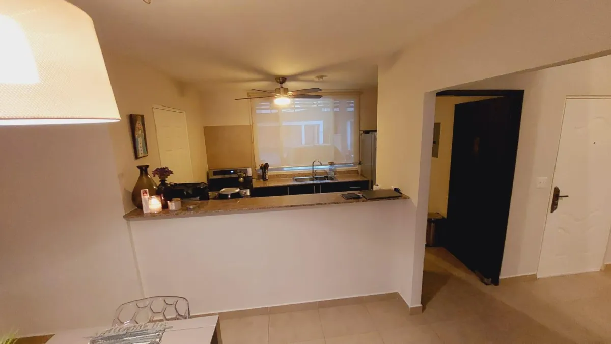 CASA DE DOS PISOS CERCA DE LA PLAYA, CORONADO