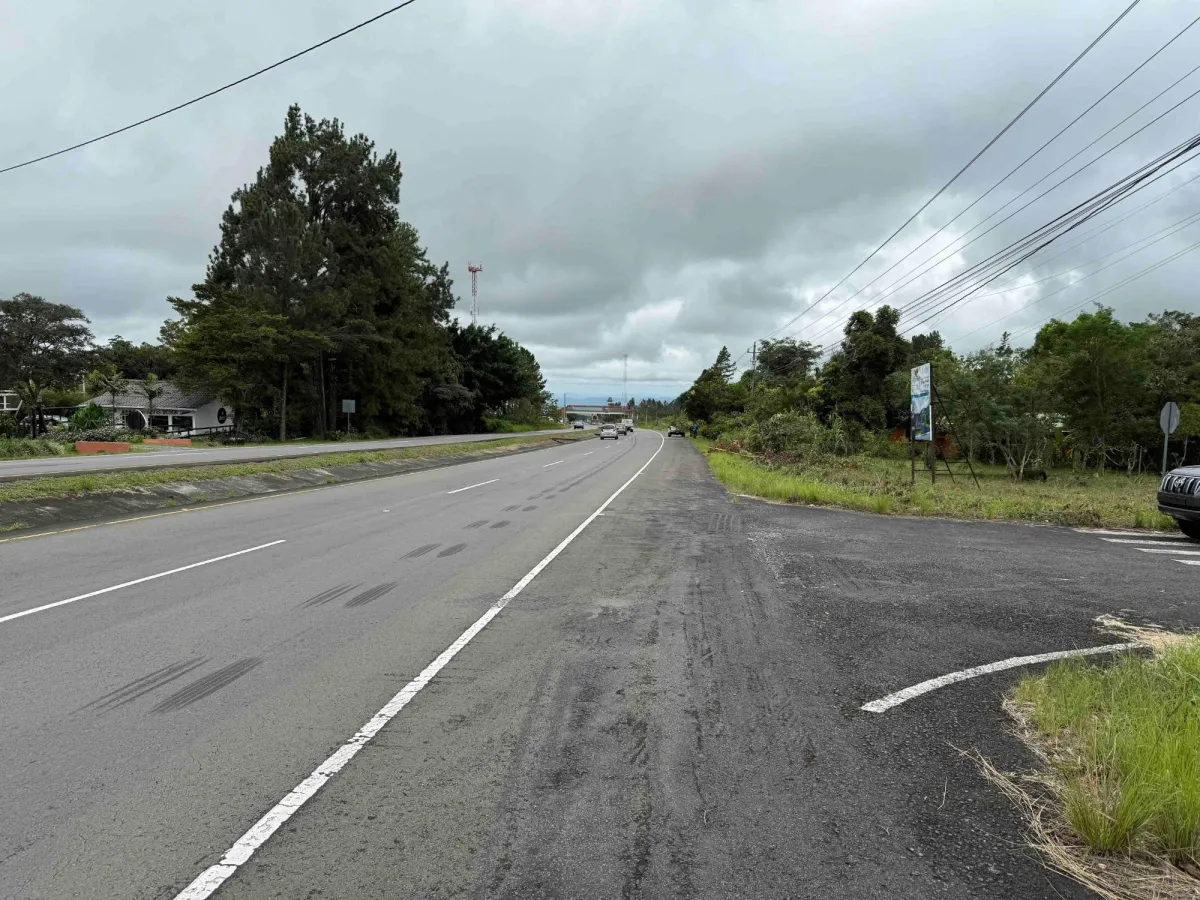 SE VENDE TERRENO COMERCIAL EN LA CARRETERA DAVID-BOQUETE