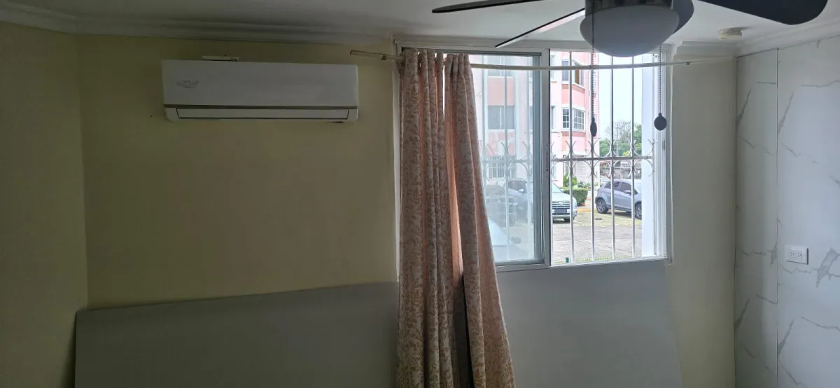 Venta de apartamento en Parque del Este, Campo Limberg. MY