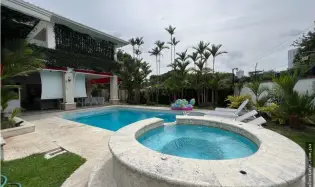 Se  Alquila Casa con Piscina en Altos del Golf  Amoblada