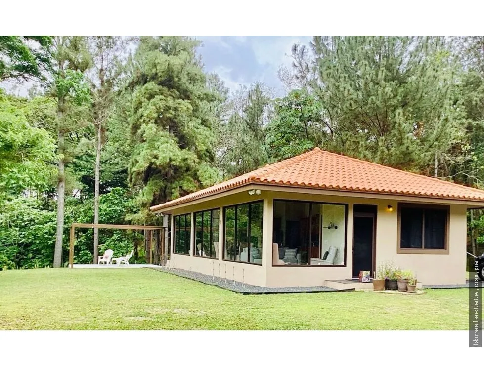 House in Altos del Maria in Chame