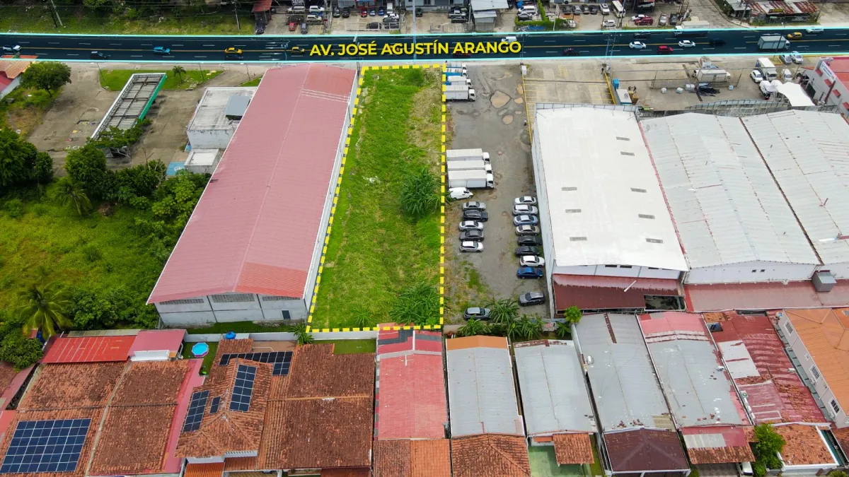 Land for sale on José Agustín Arango Avenue