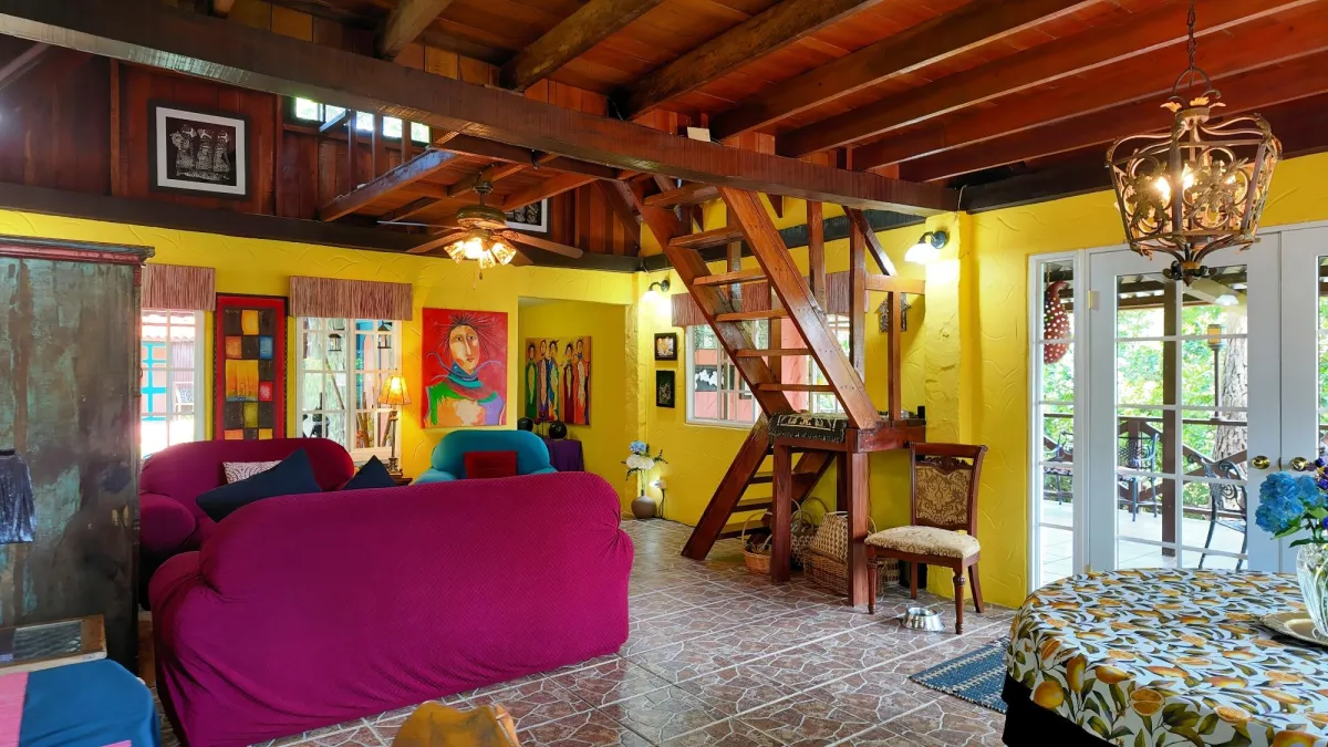 SE VENDE – ENCANTADORA CASA DE MONTAÑA EN ALTOS DEL MARÍA, TOSCANA