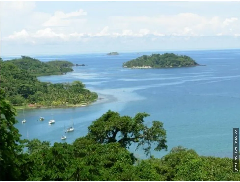 Land Sale in Costa Arriba de Colón