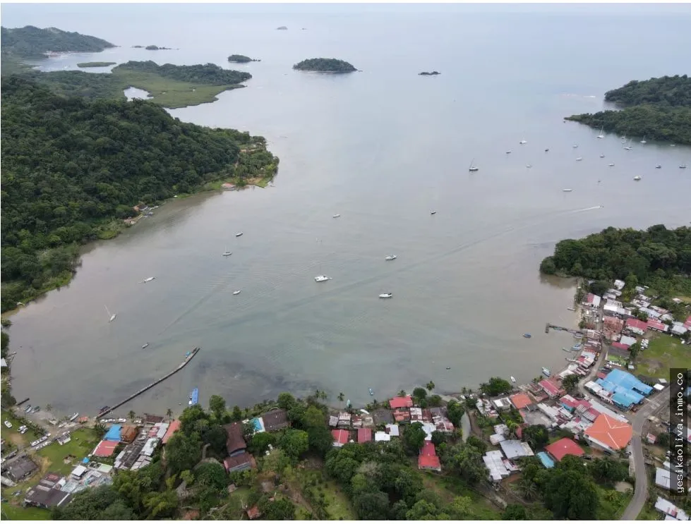 Land Sale in Costa Arriba de Colón