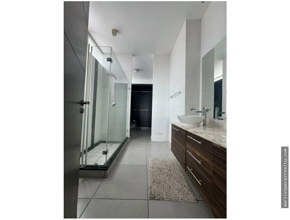 Apartment for Rent on Avenida Balboa