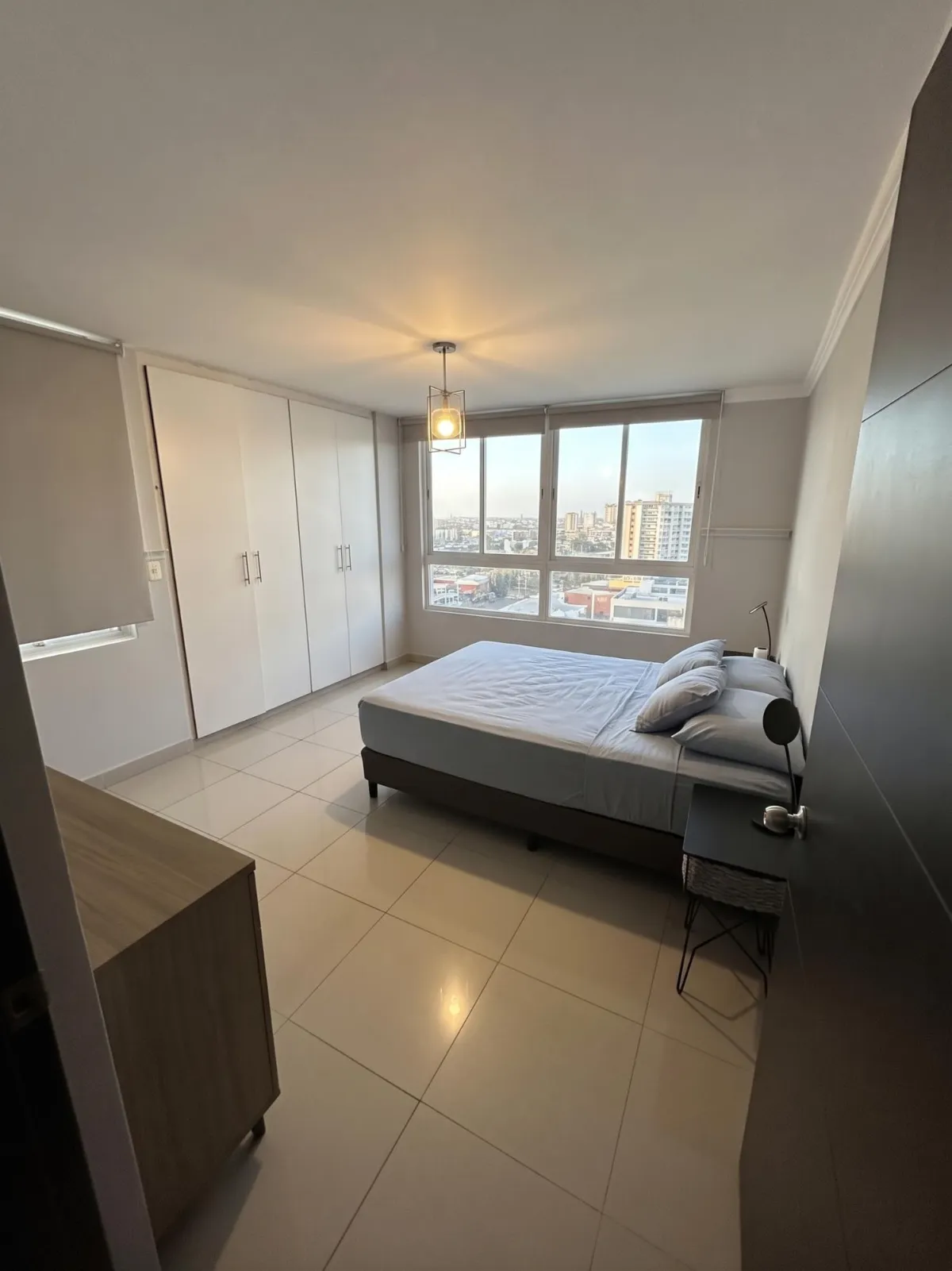Venta apartamento c/ 2 estacionamientos + 1 dep PH Sky Level (Hato Pintado)
