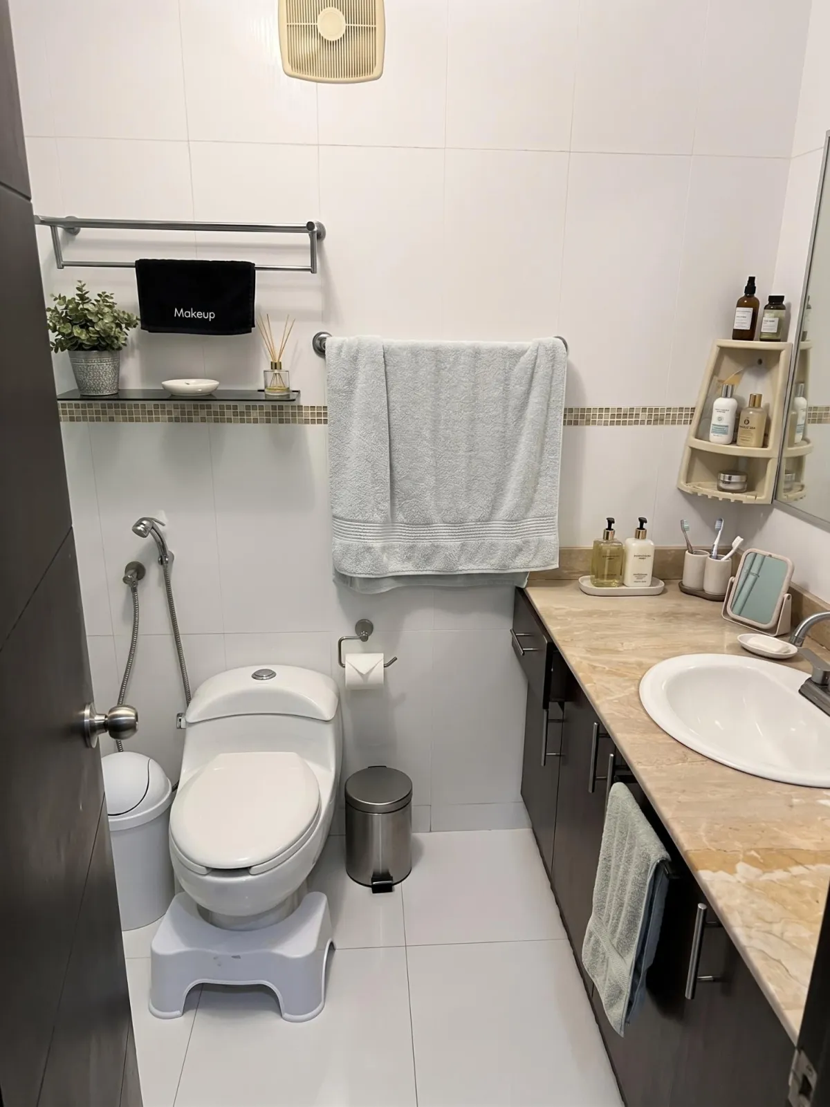 Venta apartamento c/ 2 estacionamientos + 1 dep PH Sky Level (Hato Pintado)