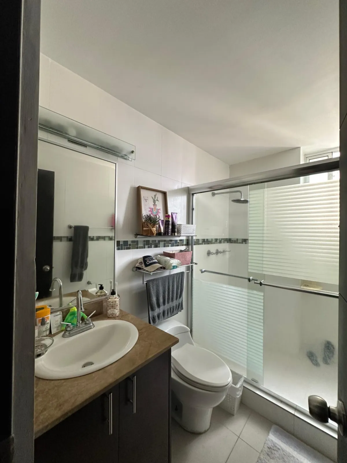 Venta apartamento c/ 2 estacionamientos + 1 dep PH Sky Level (Hato Pintado)
