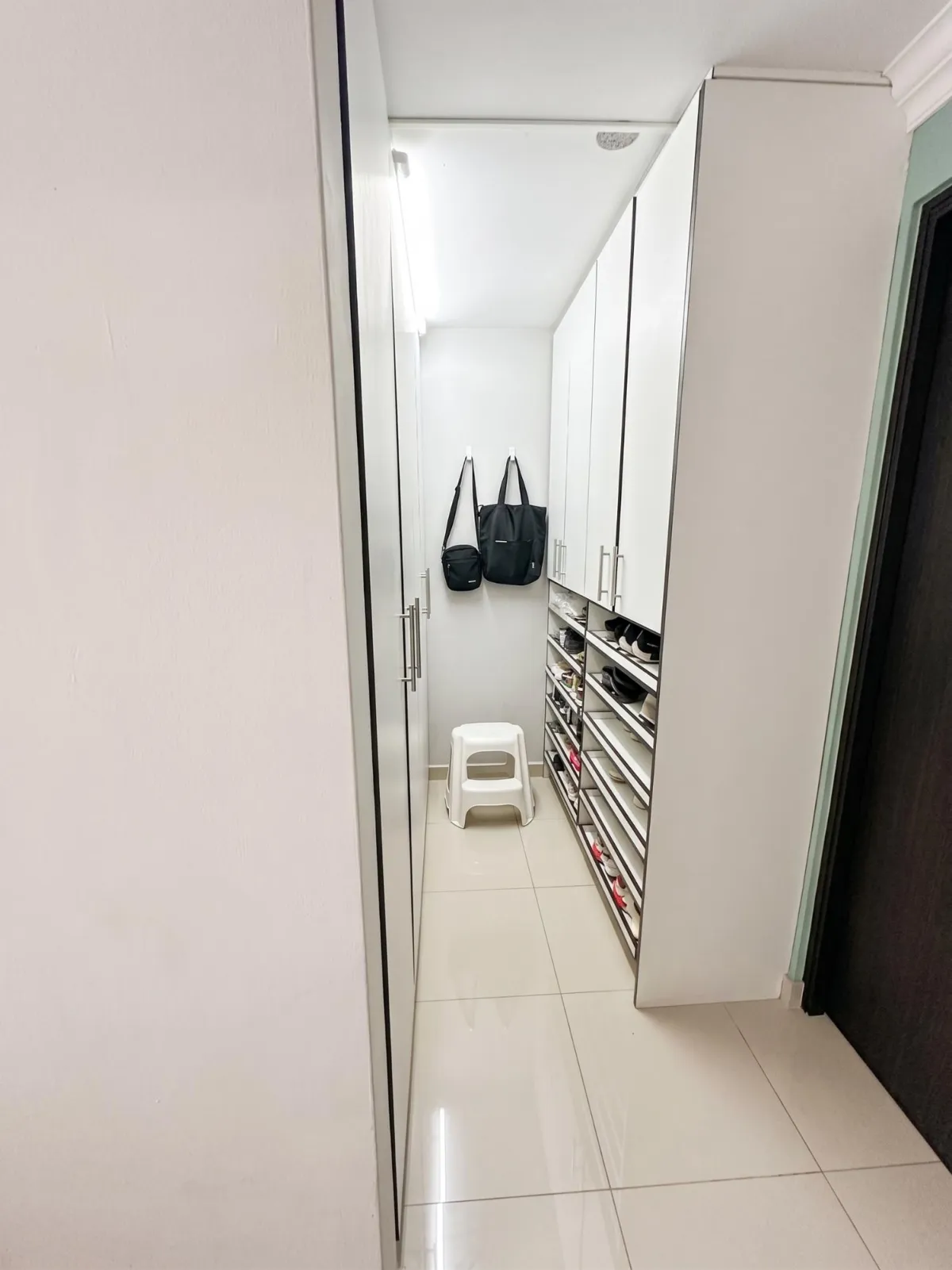 Venta apartamento c/ 2 estacionamientos + 1 dep PH Sky Level (Hato Pintado)