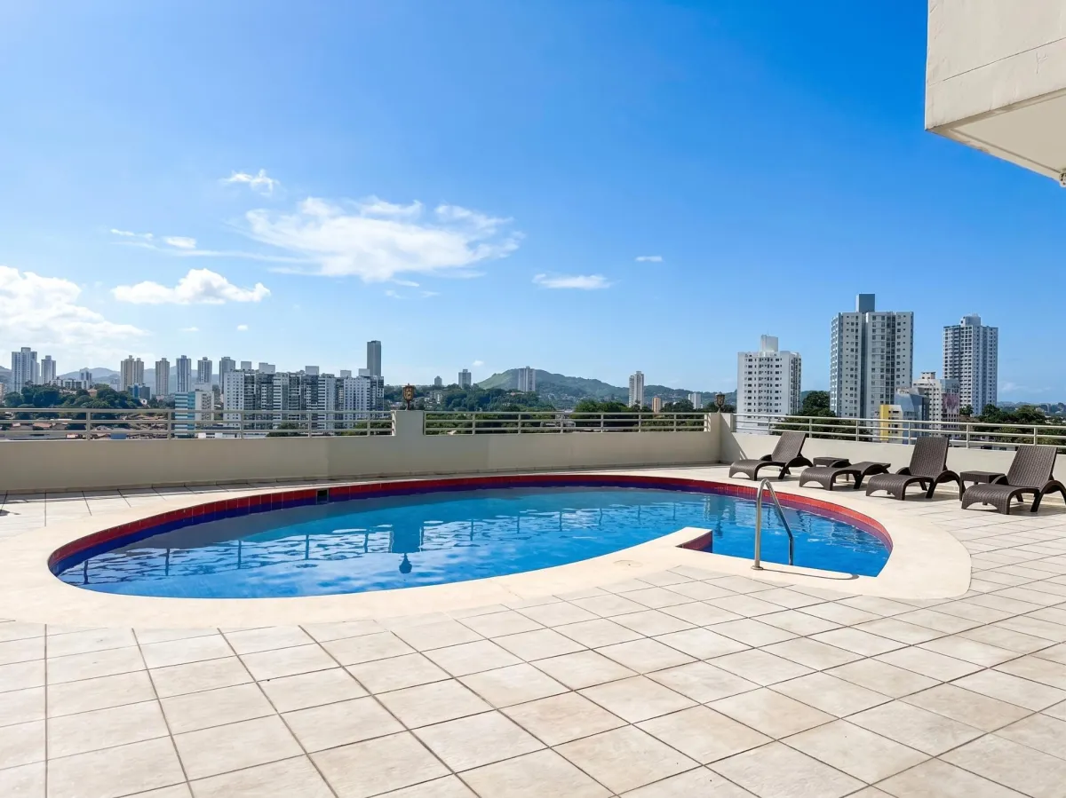 Venta apartamento c/ 2 estacionamientos + 1 dep PH Sky Level (Hato Pintado)