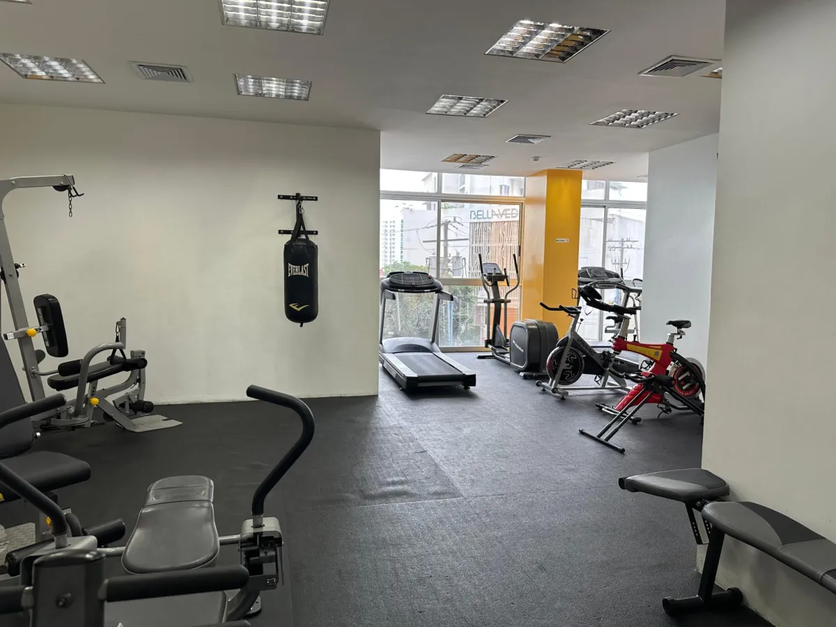 Venta apartamento c/ 2 estacionamientos + 1 dep PH Sky Level (Hato Pintado)