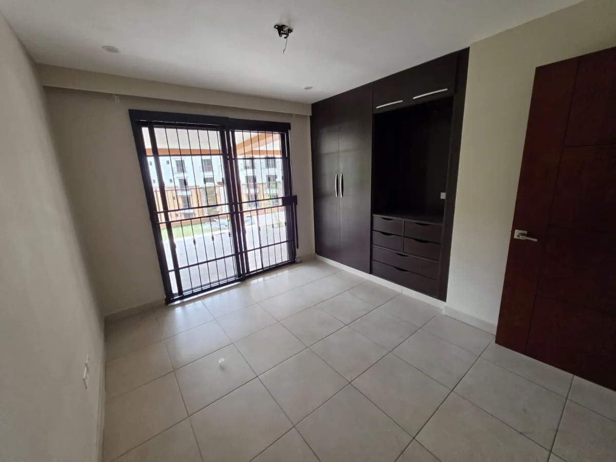 Apartment for Sale at PH Embassy Club, Clayton